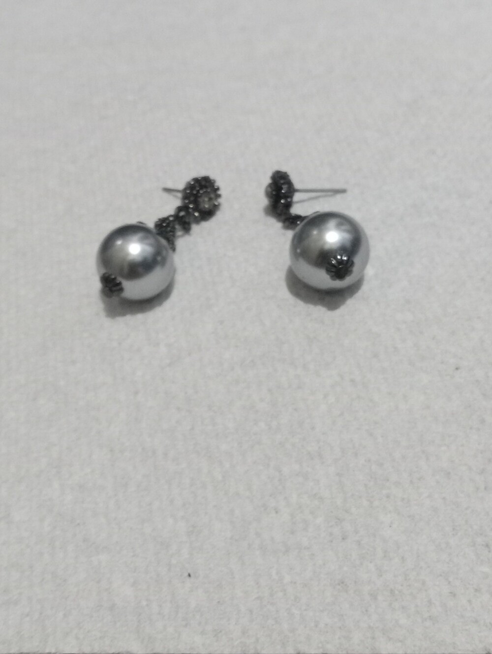 earrings - Picture 2 of 9